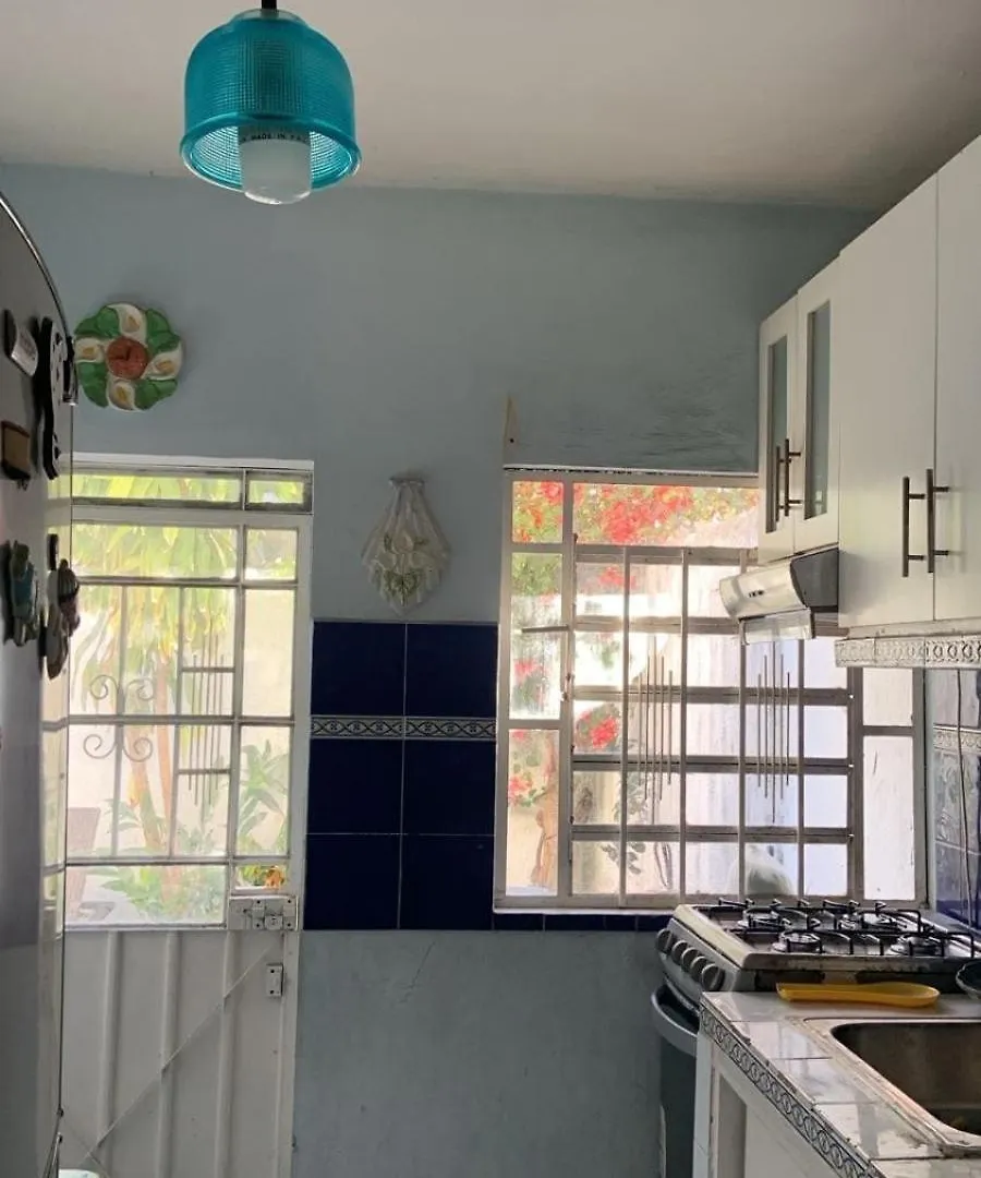 Accommodation In Cancun With A Pool, Tv, Wi-Fi, And Ac
