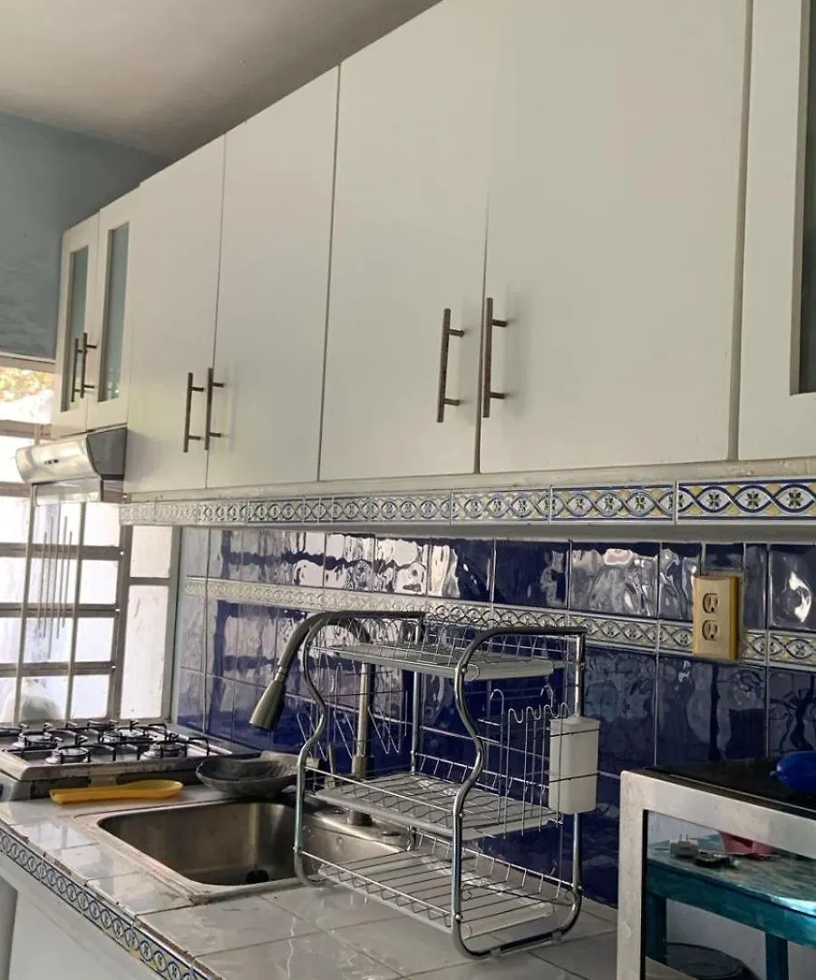 Accommodation In Cancun With A Pool, Tv, Wi-Fi, And Ac